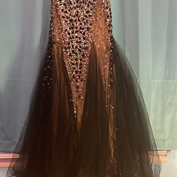 Size small , color - black and nude - Picture 3 of 3